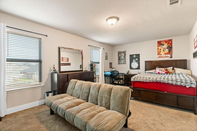 Building Photo - 224 Baycliff Dr