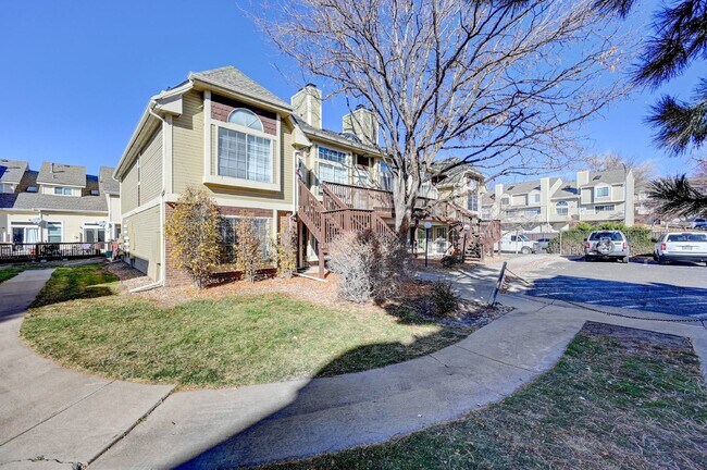 Building Photo - $1,995 - 2 Bed, 2 Bath Lofted Townhome in ...