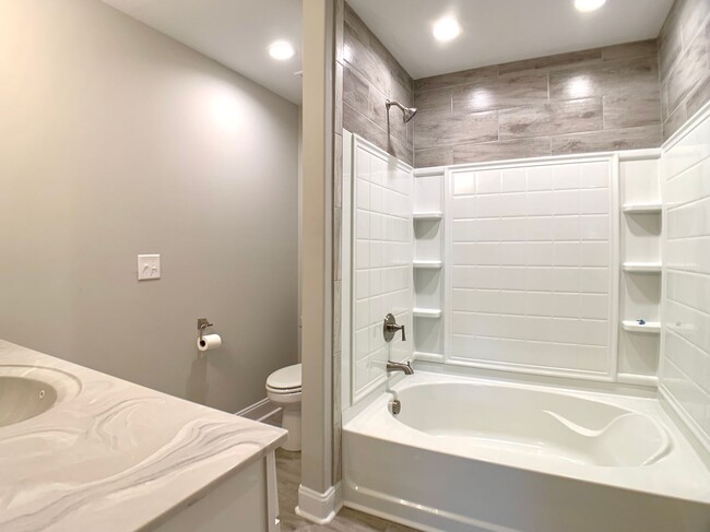 Building Photo - 260 Bluebriar Trace