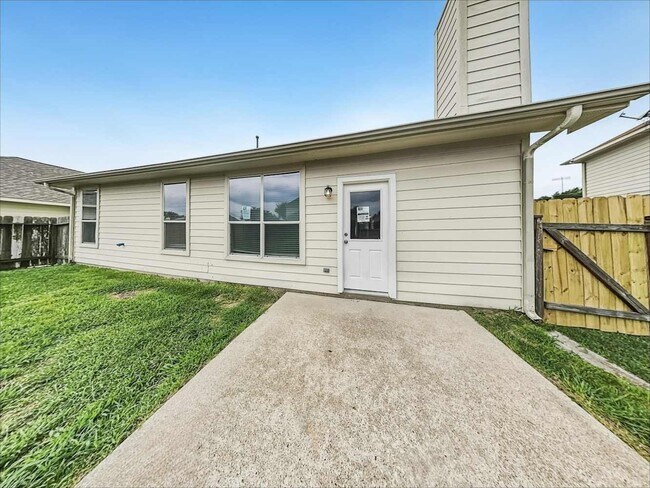 Building Photo - 3807 Liberty Square Trail