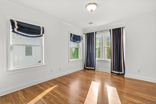 Building Photo - 348 Sound Beach Ave