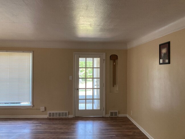Building Photo - 4 Bedroom South Euclid House for Rent