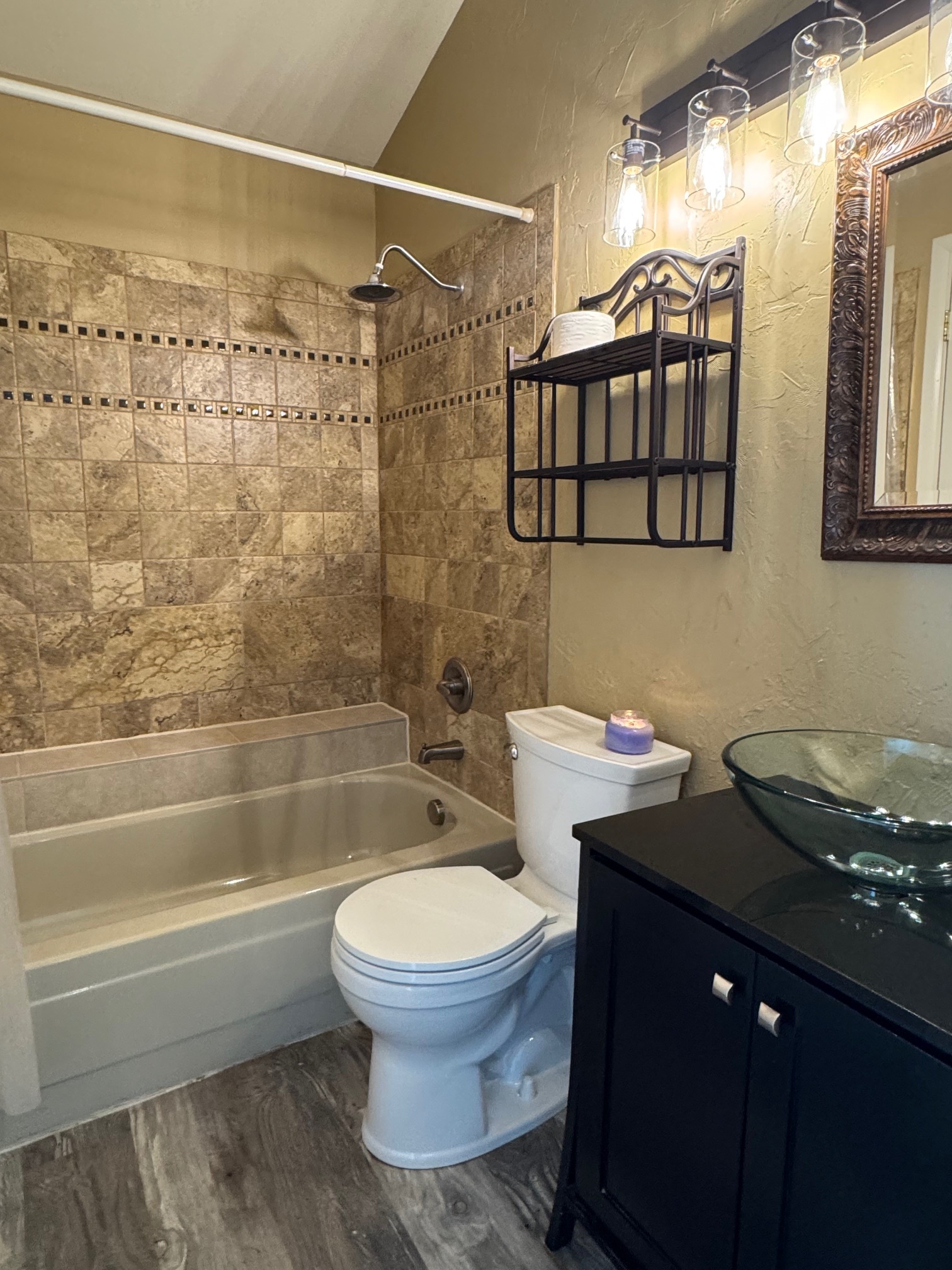 Upstairs Master Bath - 7504 Liberty Bell Dr