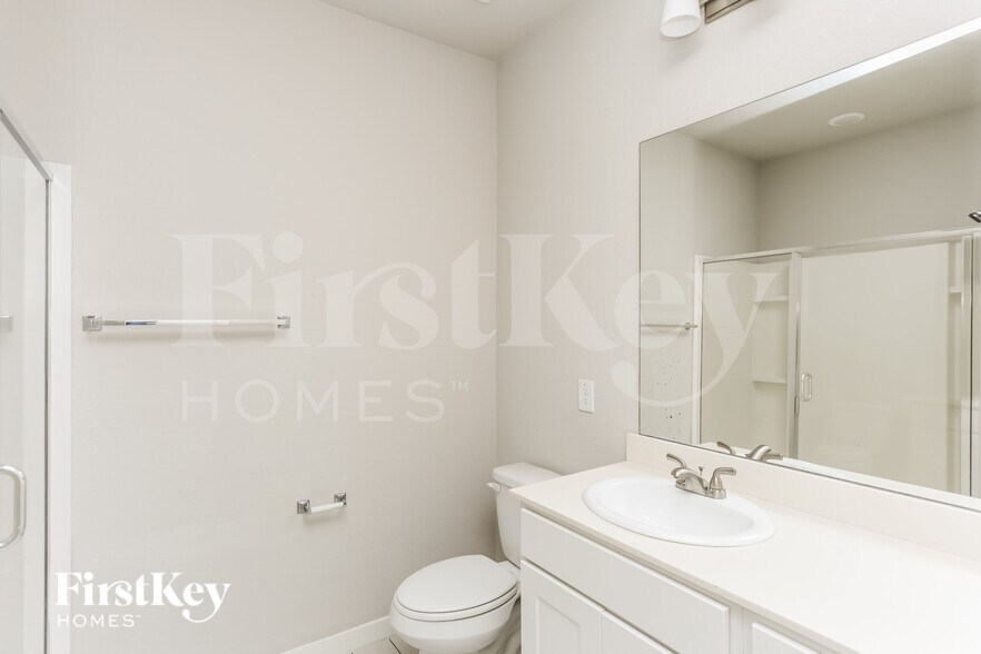 Building Photo - 616 Ava Trl