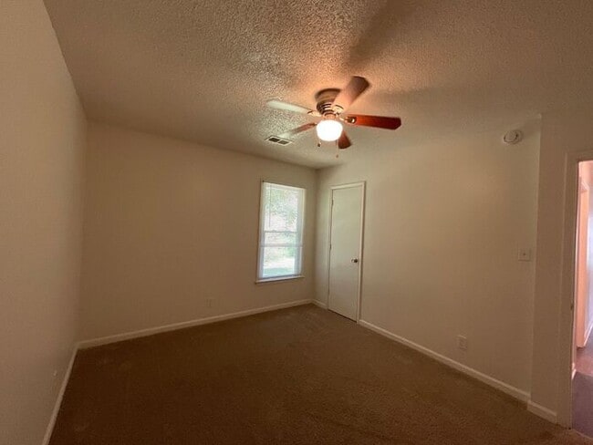 Building Photo - 3018 Dale Ct