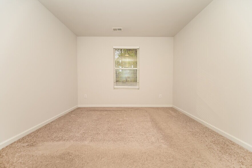 Building Photo - 195 Hamilton Pointe Dr