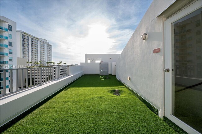 Building Photo - 1712 SW 2nd Ave