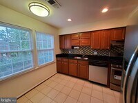 Building Photo - 2077 Pilgrim Dr