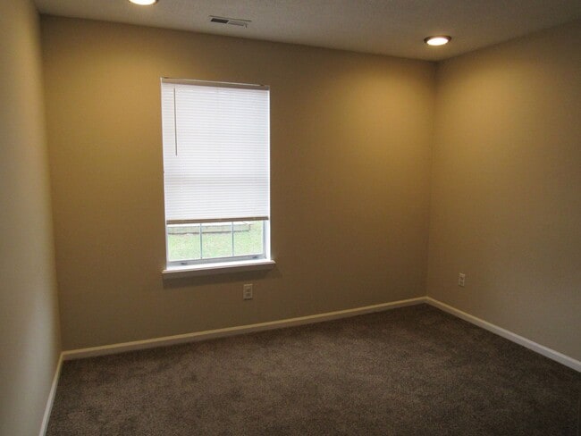 Building Photo - 3 BR 2 BA Hunters Creek