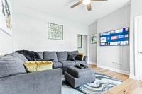 Building Photo - Modern Townhome in the Heart of Franklinton