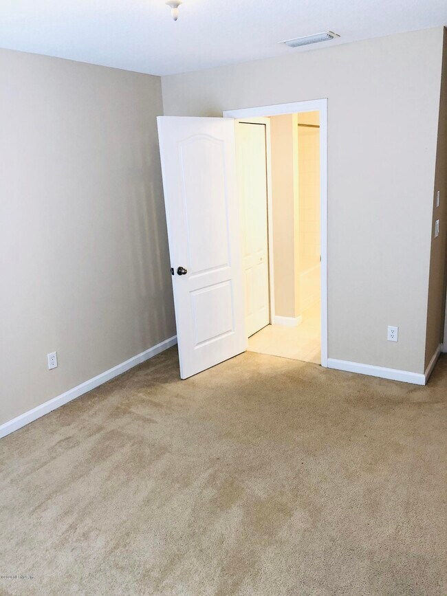 Building Photo - 486 Cabernet Pl