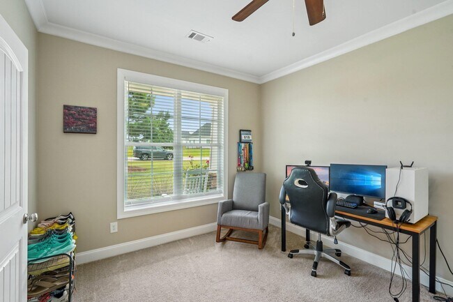 Building Photo - 202 Sage Ct