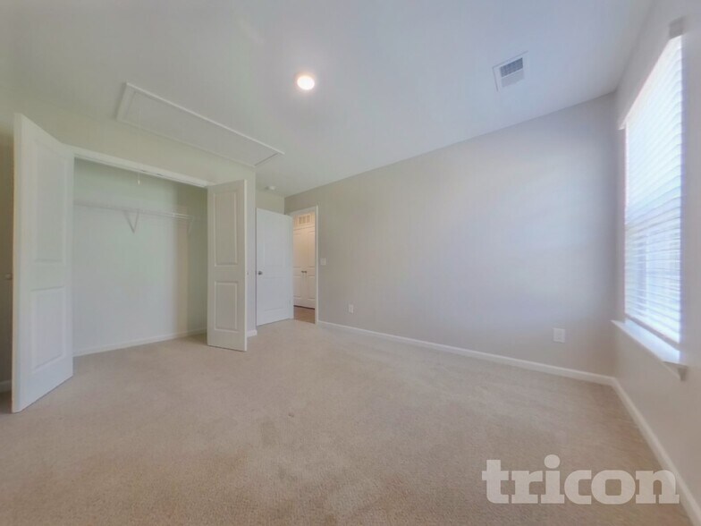 Building Photo - 122 Denali Cir
