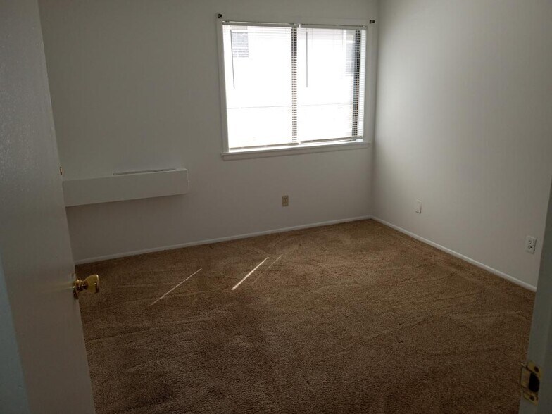 Bedroom - 1315 Noble Ave
