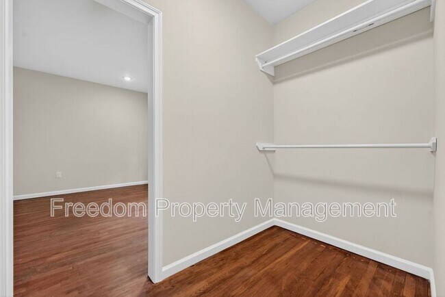 Building Photo - 8513 Thomas Dr