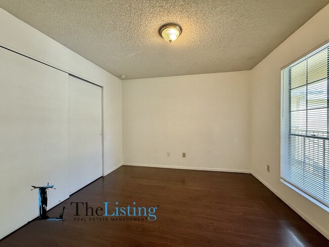 Building Photo - 8724 Mallard Reserve Dr