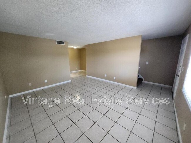 Building Photo - 9209 Tudor Dr