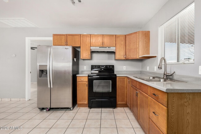 Building Photo - 8812 W Pinnacle Peak Rd