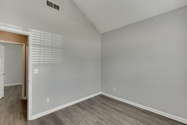 Building Photo - 2464 Laurelfield Dr