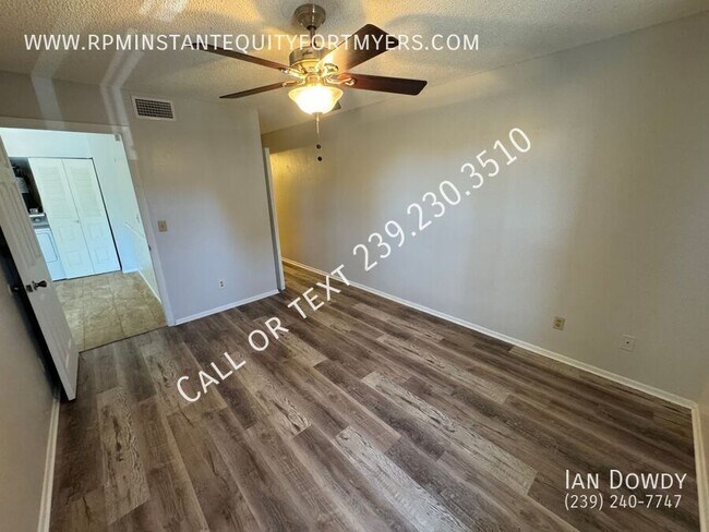 Building Photo - 5323 Summerlin Rd