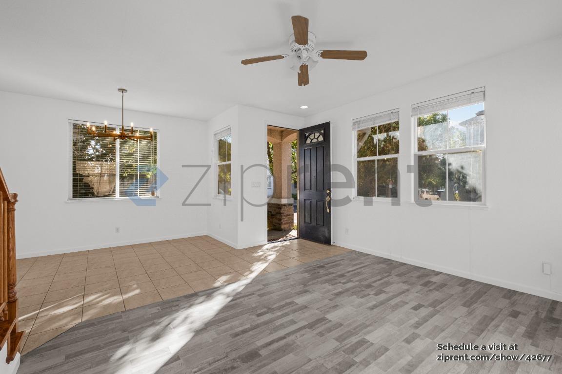 Building Photo - 554 Blue Cypress Way