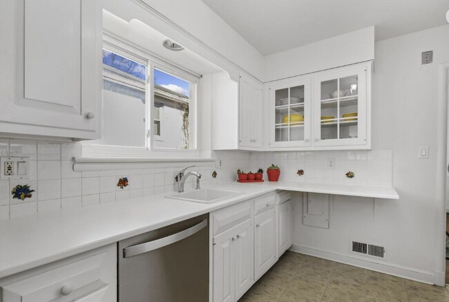 Building Photo - 5612 Massachusetts Ave