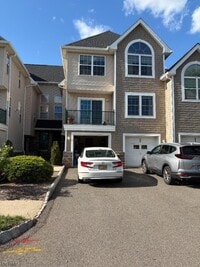 Building Photo - 202 Rip Van Dam Ct
