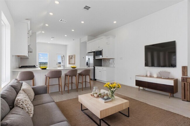 Building Photo - 27531 Sunterra Village Dr