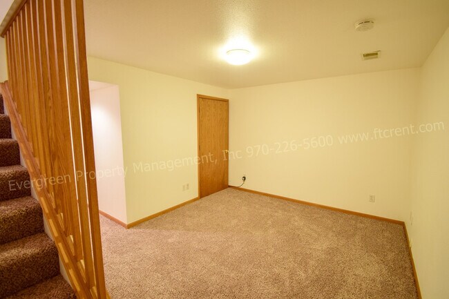 Building Photo - 2929 Ross Dr