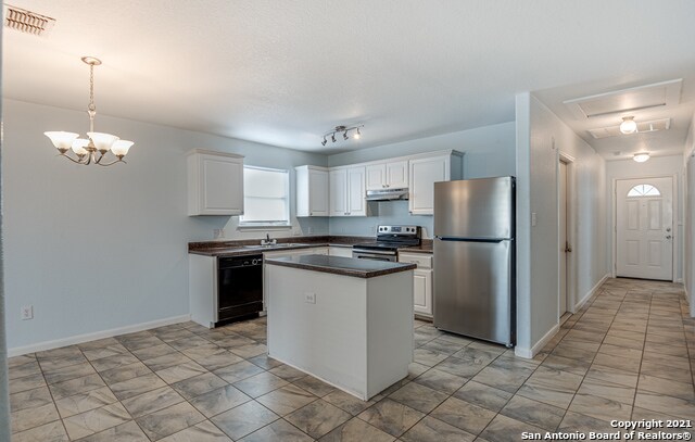 Building Photo - 11243 Country Canyon