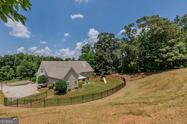 Building Photo - 120 Rosebay Ln