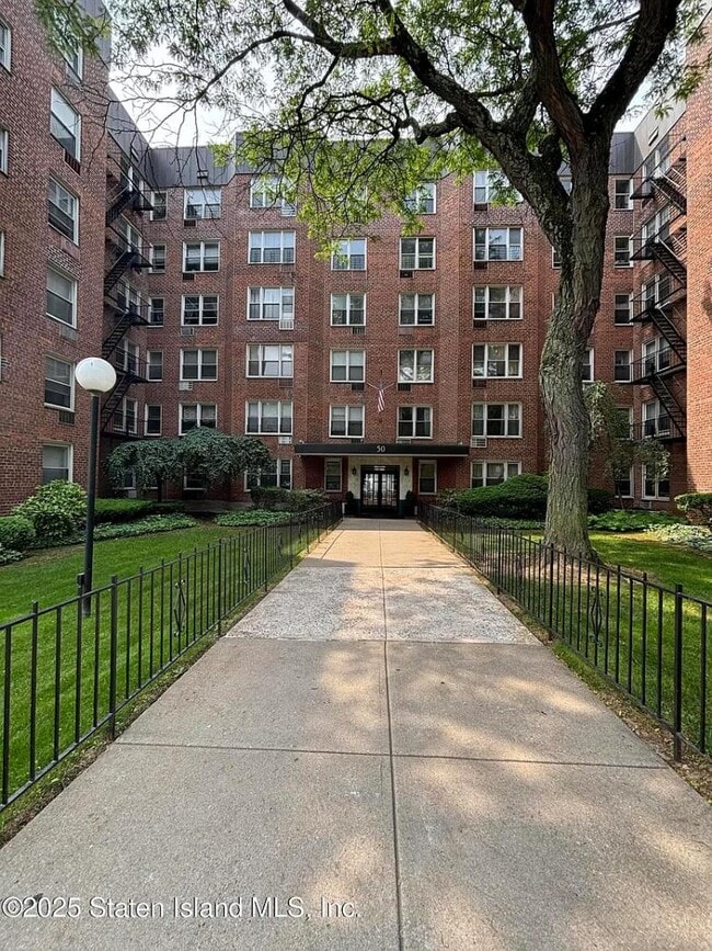 Primary Photo - 50 Fort Pl