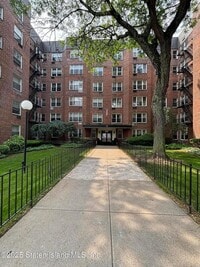 Building Photo - 50 Fort Pl
