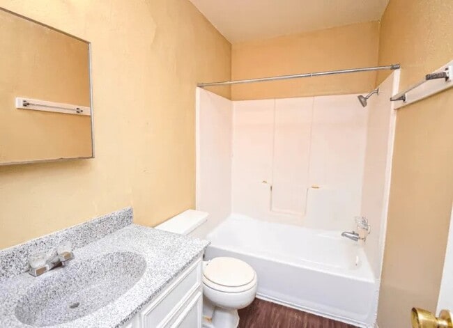 Building Photo - 1845 5th St