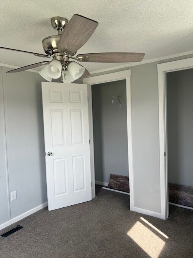 Building Photo - 2bed Rural Mobile Home