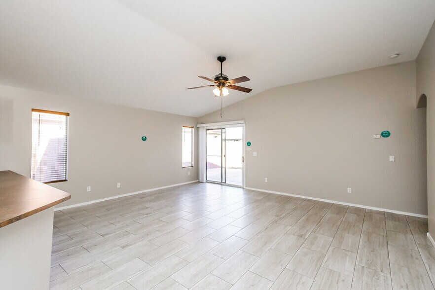 Building Photo - 1355 S 80th St