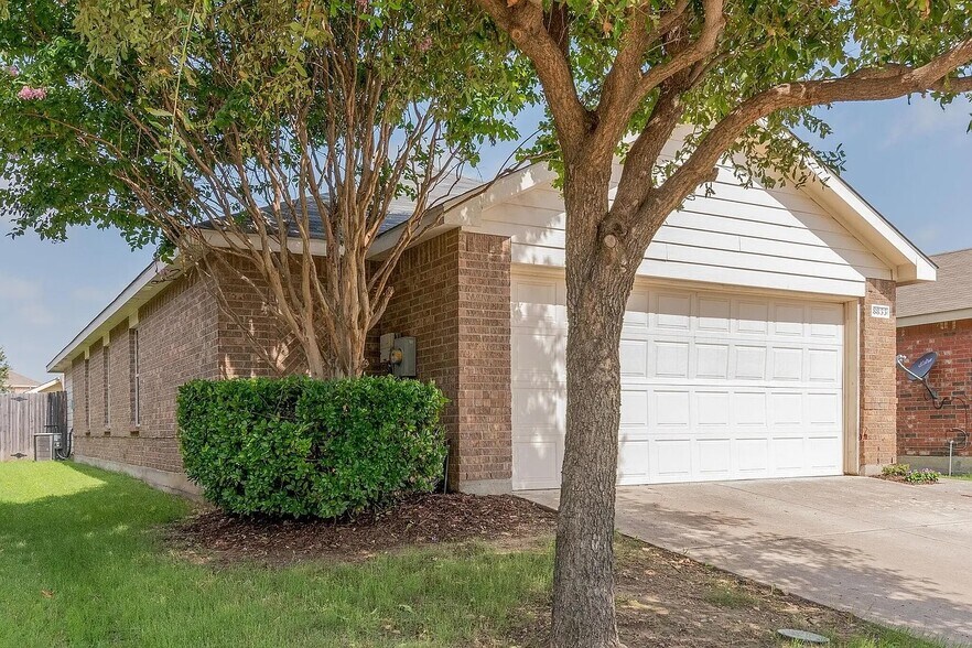 Building Photo - 8833 Quarry Ridge Trl