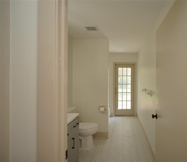 Building Photo - 1714 Staysail Dr