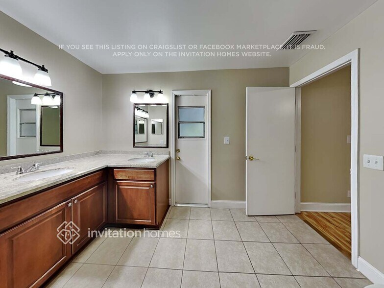 Building Photo - 8855 NW 47th Dr