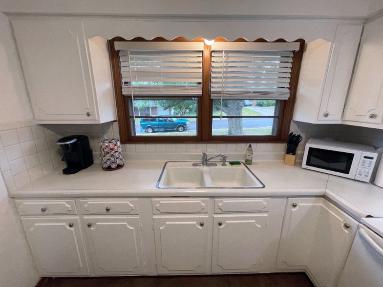 Building Photo - 2417 Quail Dr