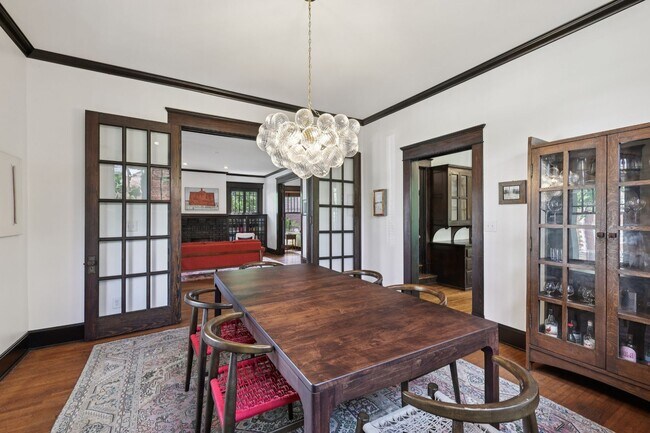 Building Photo - Beautiful Historic 4BR/3BA Gem | Hillsboro...