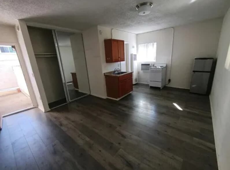 Building Photo - 7253 Jordan Ave