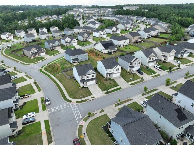 Building Photo - 5121 Heathbrook Dr