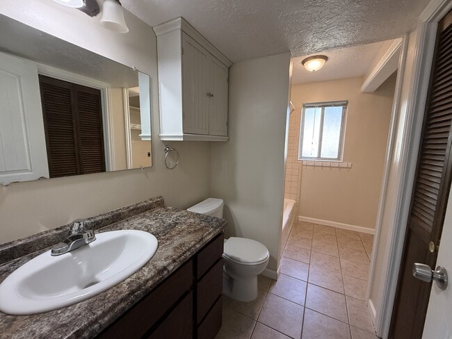 Building Photo - 398 W 4525 S