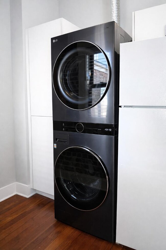 Building Photo - 1011 S 30th Avenue