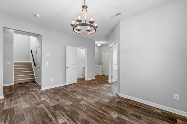 Building Photo - Newer Home in Reedy Fork, SS Appliance, Granite Counter-tops, Island, Office, Den, FP, Loft, Gara...