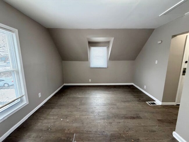 Building Photo - 97 Fairgrove St