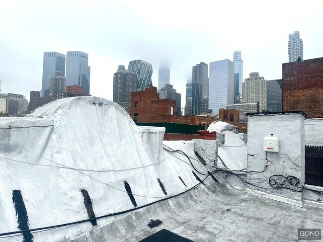 Primary Photo - 438 W 52nd St