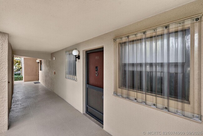 Building Photo - 1030 US-1
