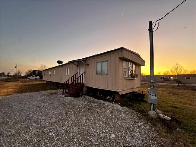 Building Photo - 40 County Rd 3557